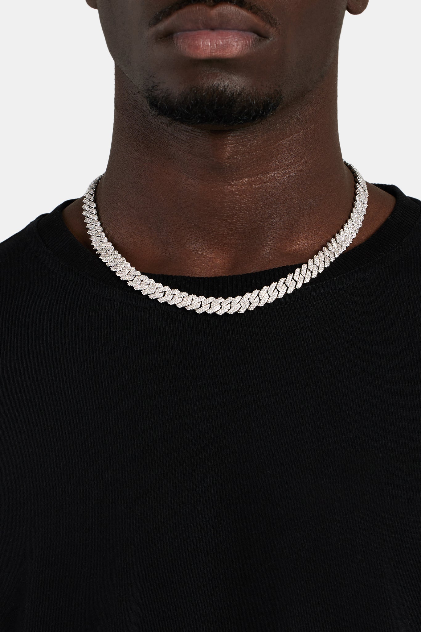 Model wearing the 10mm iced prong link chain